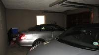 Garage - 38 square meters of property in Mondeor
