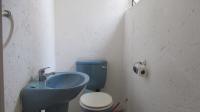 Guest Toilet - 2 square meters of property in Mondeor