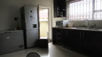 Kitchen - 18 square meters of property in Mondeor