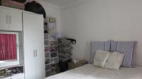 Bed Room 1 - 14 square meters of property in Mondeor