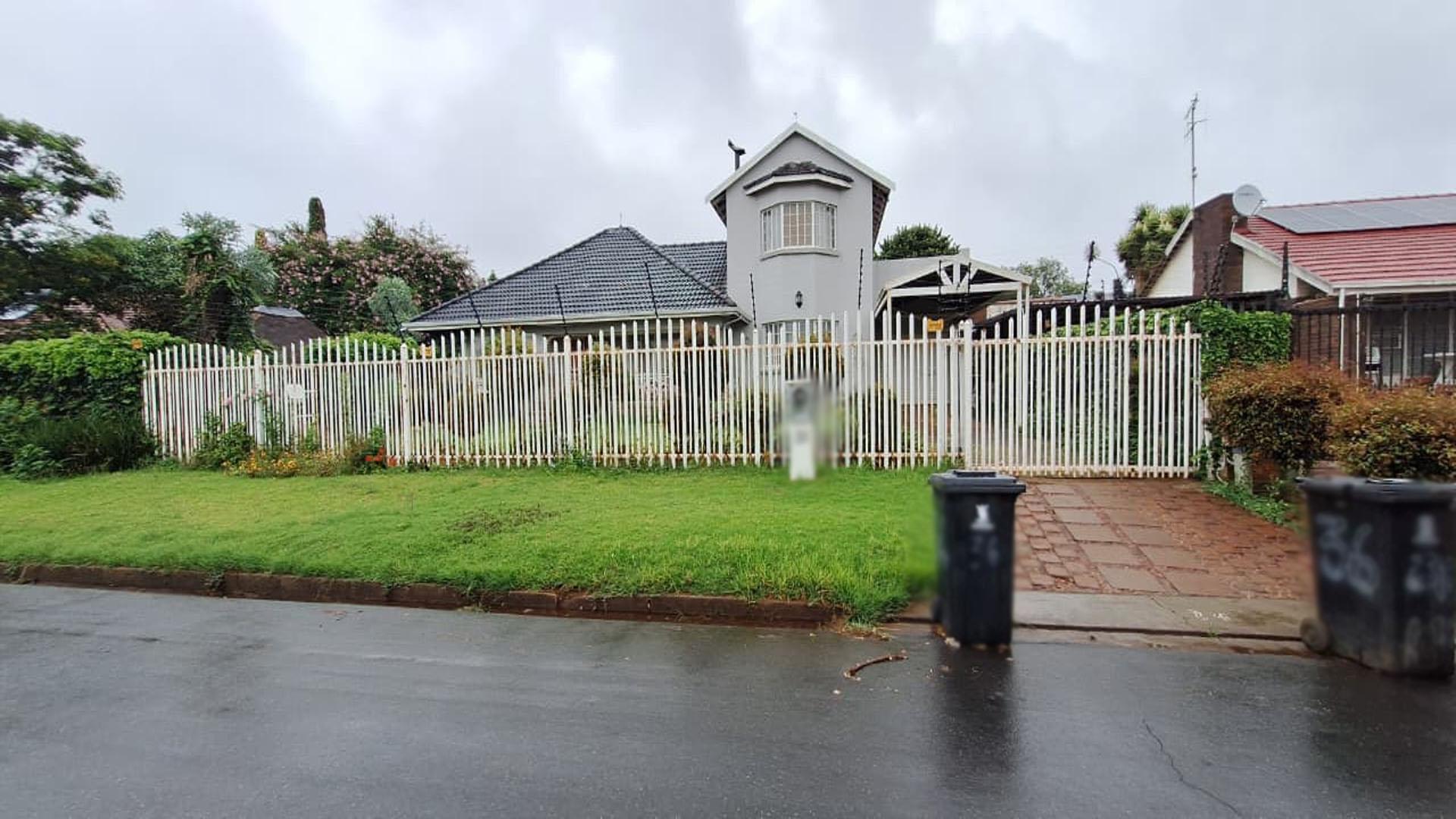 Front View of property in Edenvale