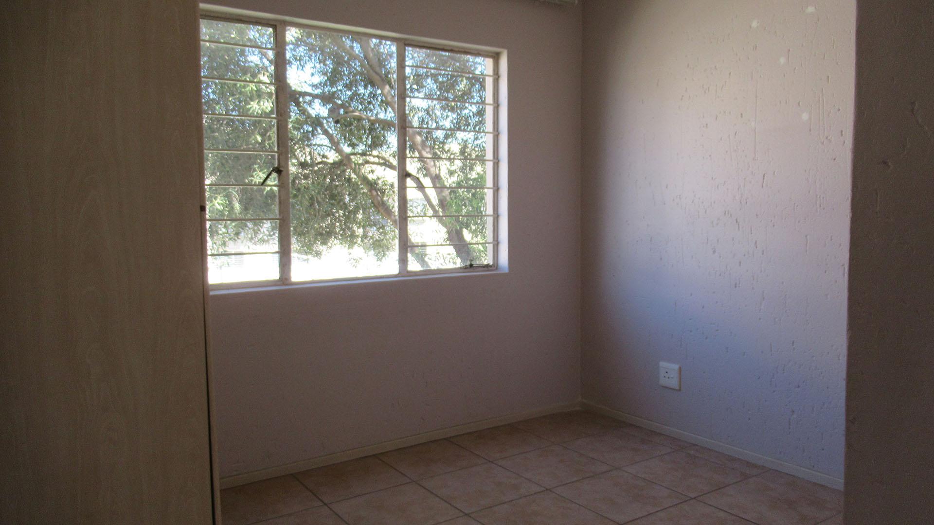 Bed Room 2 - 9 square meters of property in Klippoortje