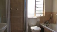 Bathroom 1 - 4 square meters of property in Klippoortje
