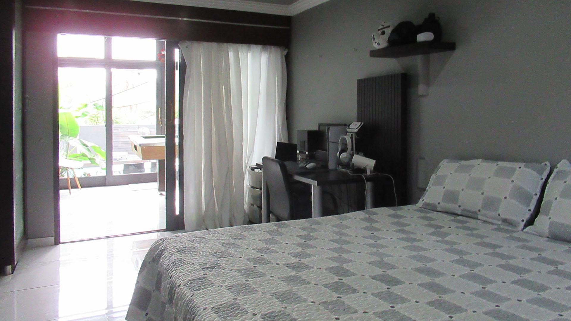 Bed Room 3 - 16 square meters of property in Paulshof