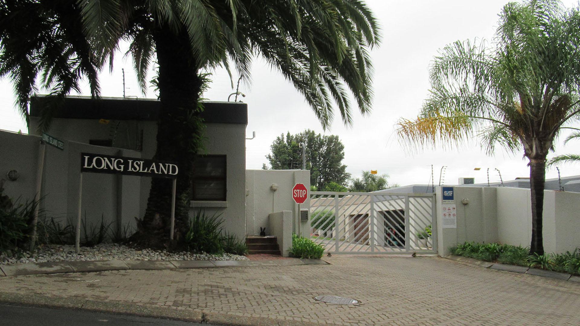 Front View of property in Paulshof