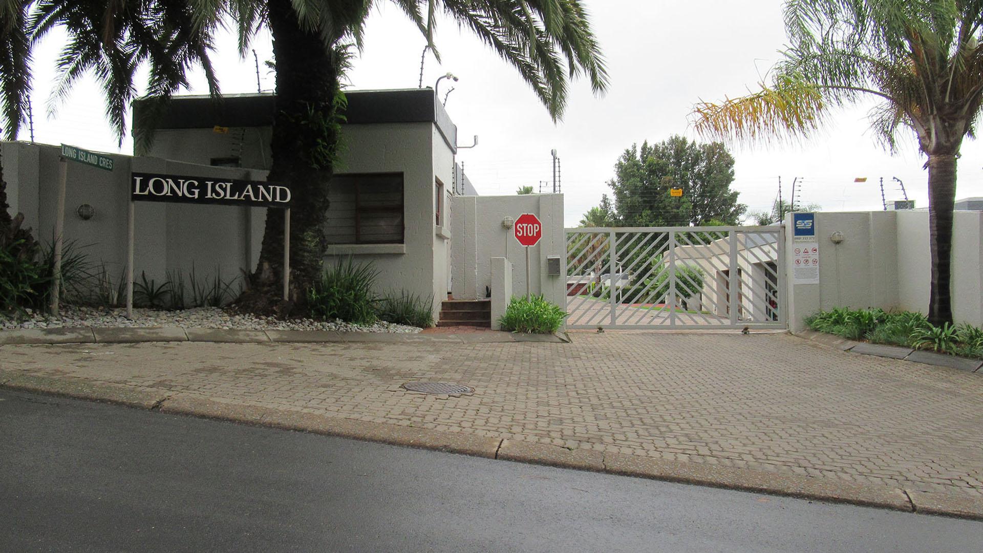 Front View of property in Paulshof