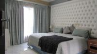 Main Bedroom - 17 square meters of property in Paulshof