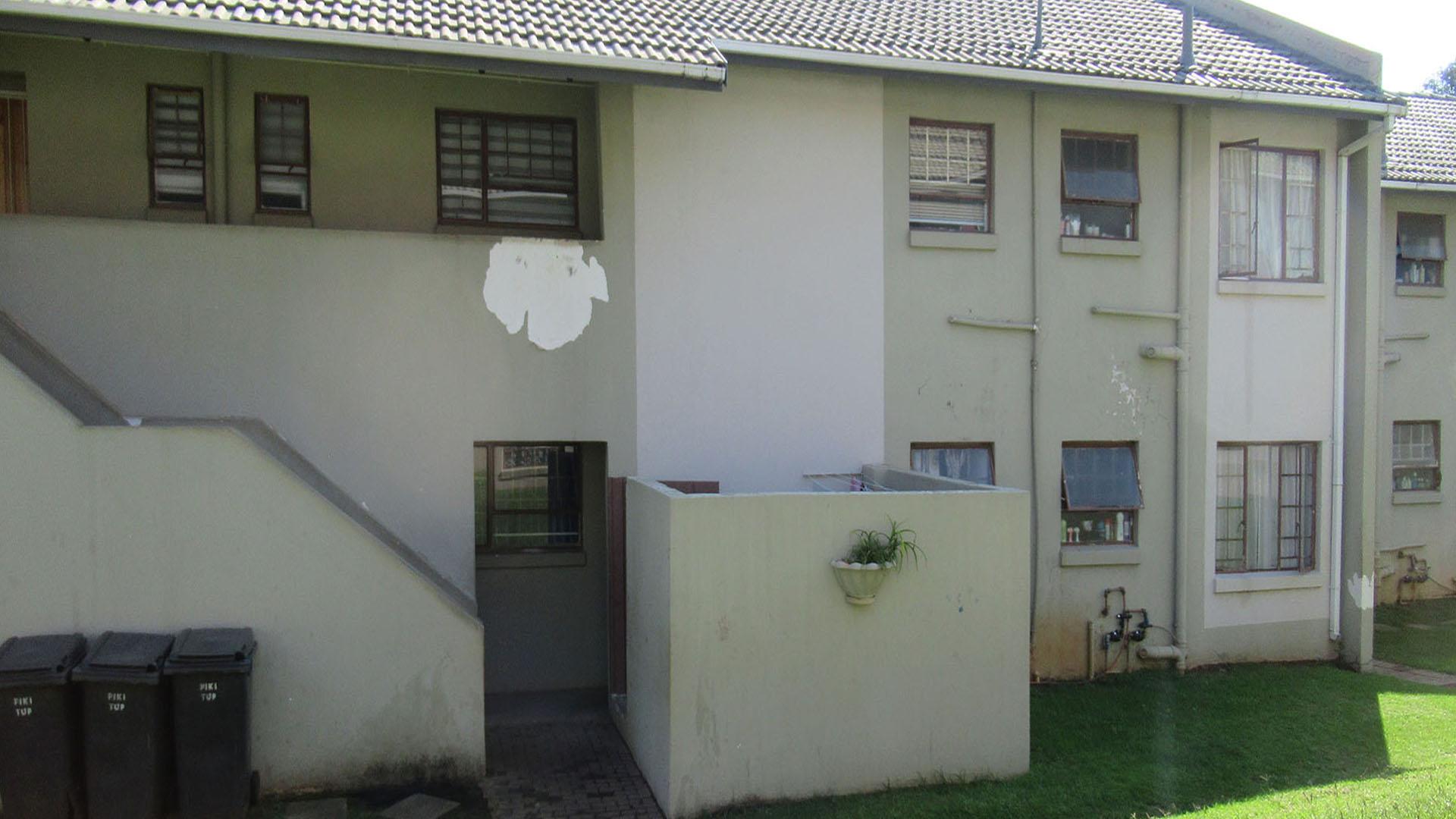 Front View of property in Whitney Gardens