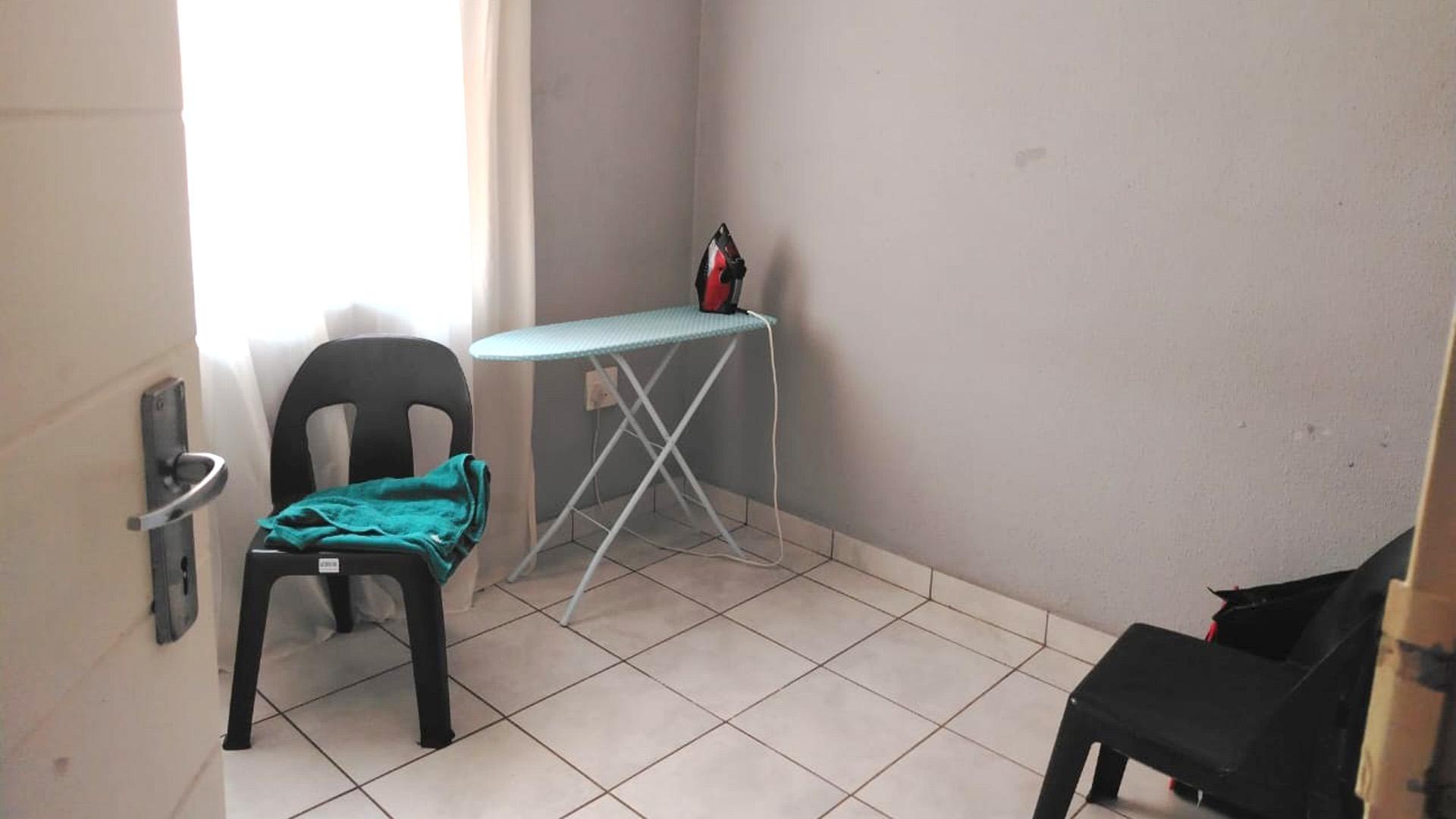 Bed Room 1 of property in Klerksoord