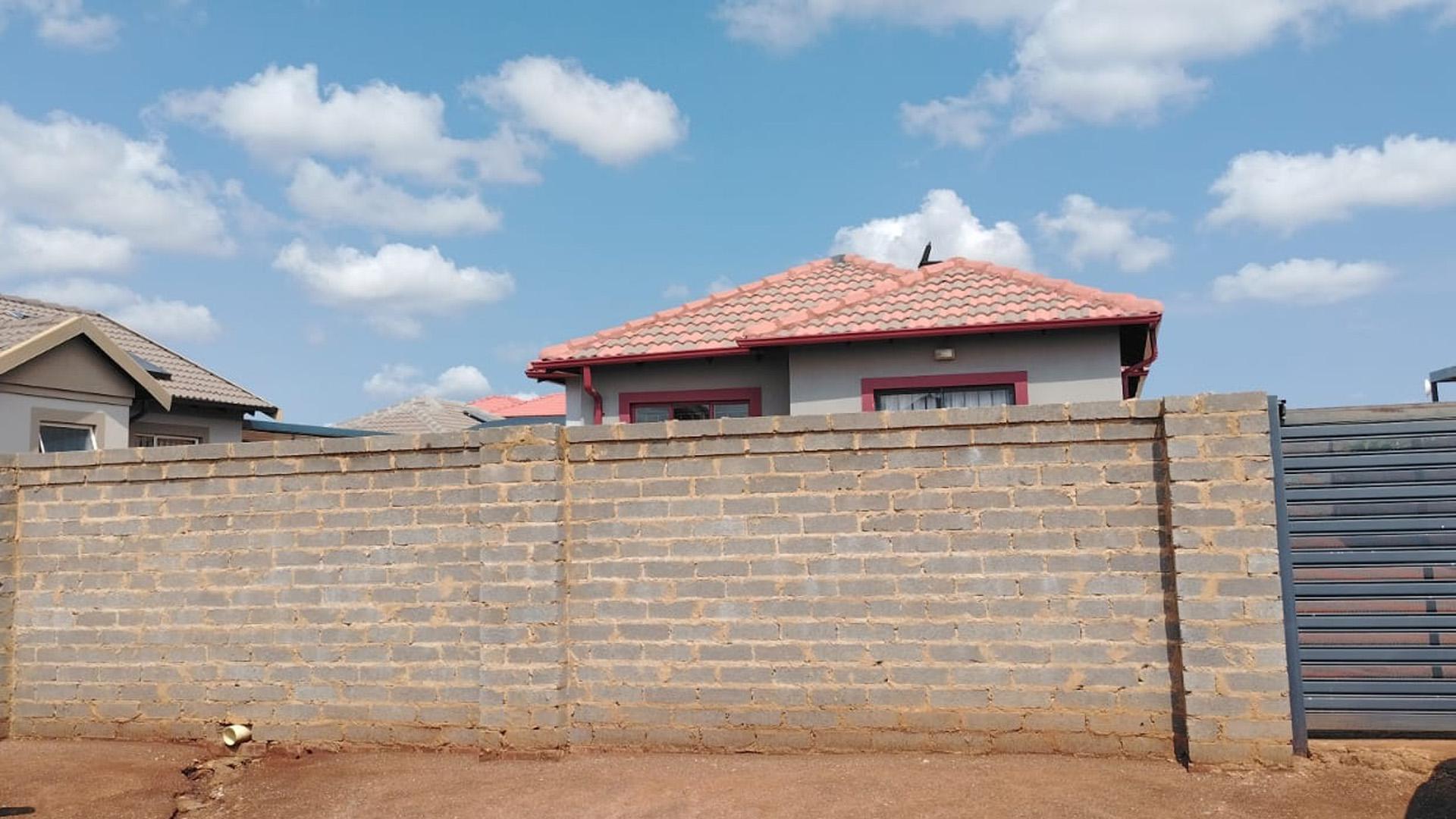 Front View of property in Klerksoord