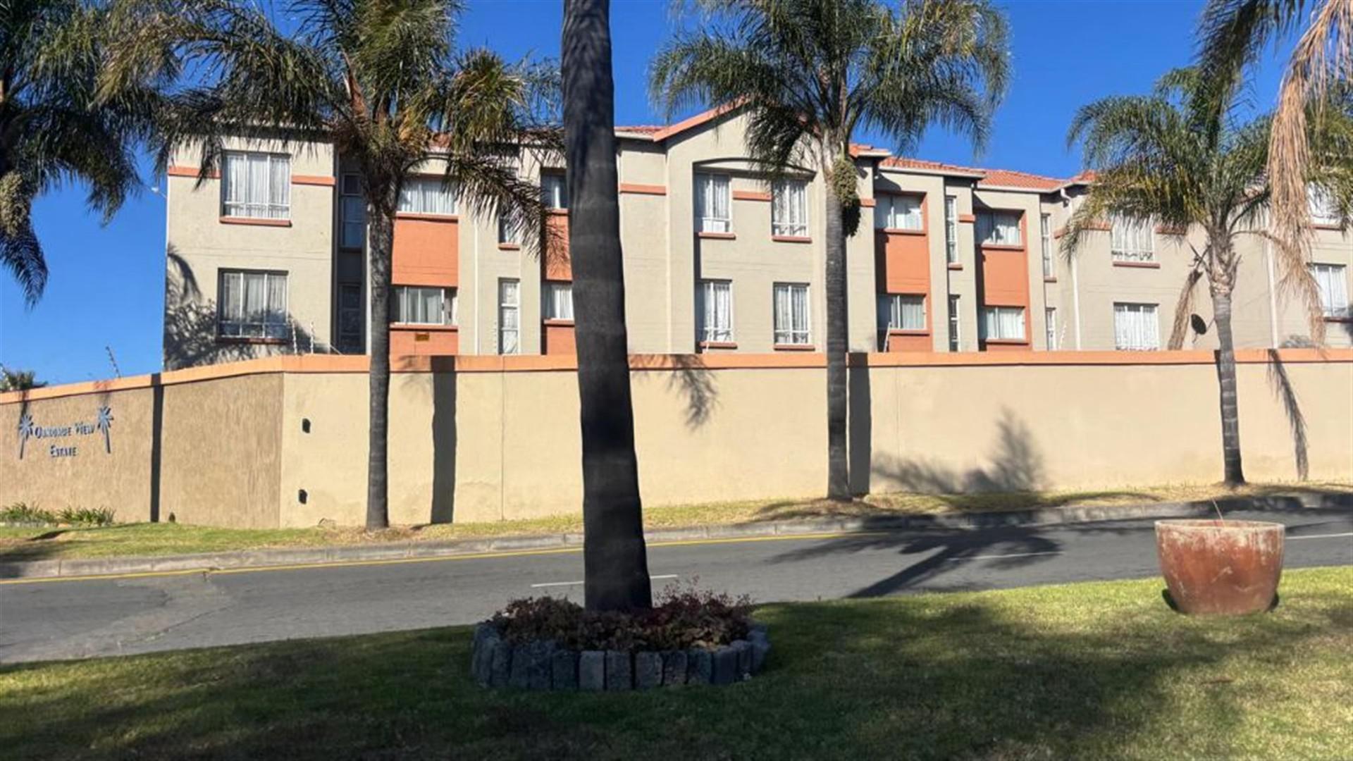 Front View of property in Aeroton