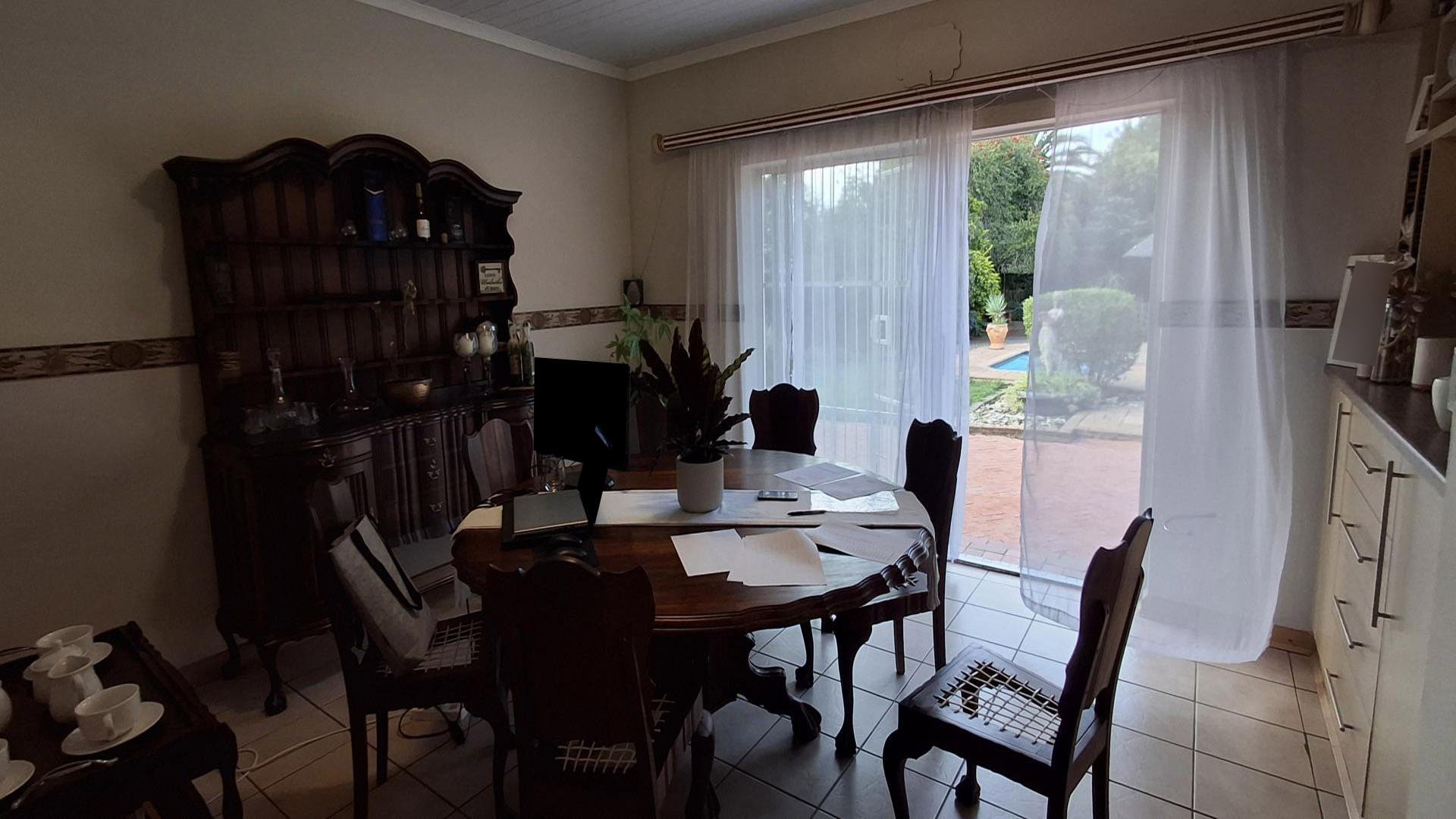 Dining Room of property in Bloemfontein