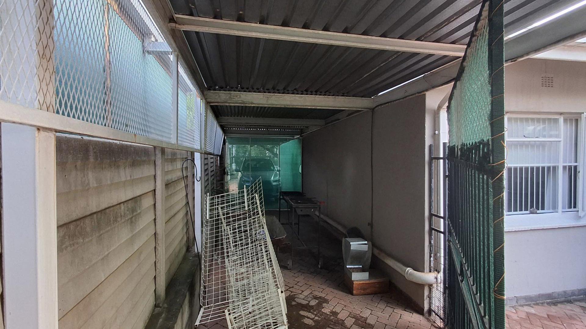 Carport  of property in Bloemfontein