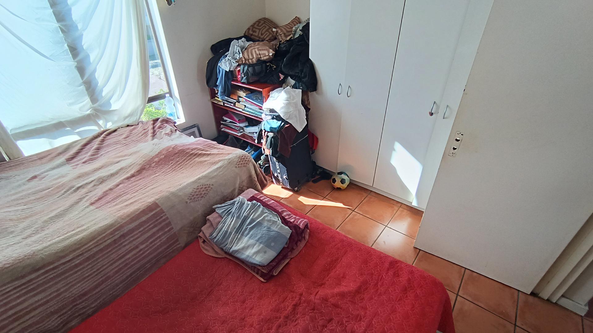 Bed Room 1 - 13 square meters of property in Parklands