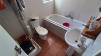 Bathroom 1 - 5 square meters of property in Parklands