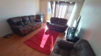 Lounges - 20 square meters of property in Parklands