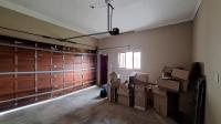 Garage - 30 square meters of property in Allen’s Nek