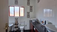 Main Bathroom - 12 square meters of property in Allen’s Nek