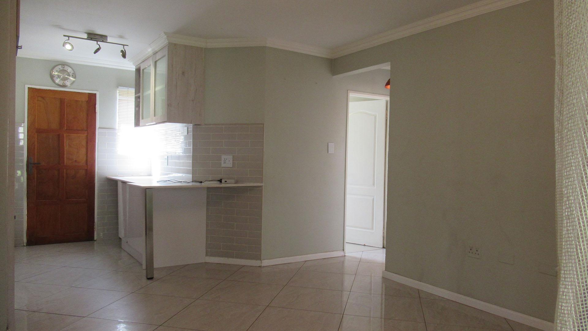 Lounges - 15 square meters of property in Elandspark