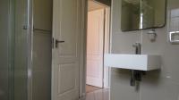 Bathroom 1 - 7 square meters of property in Elandspark