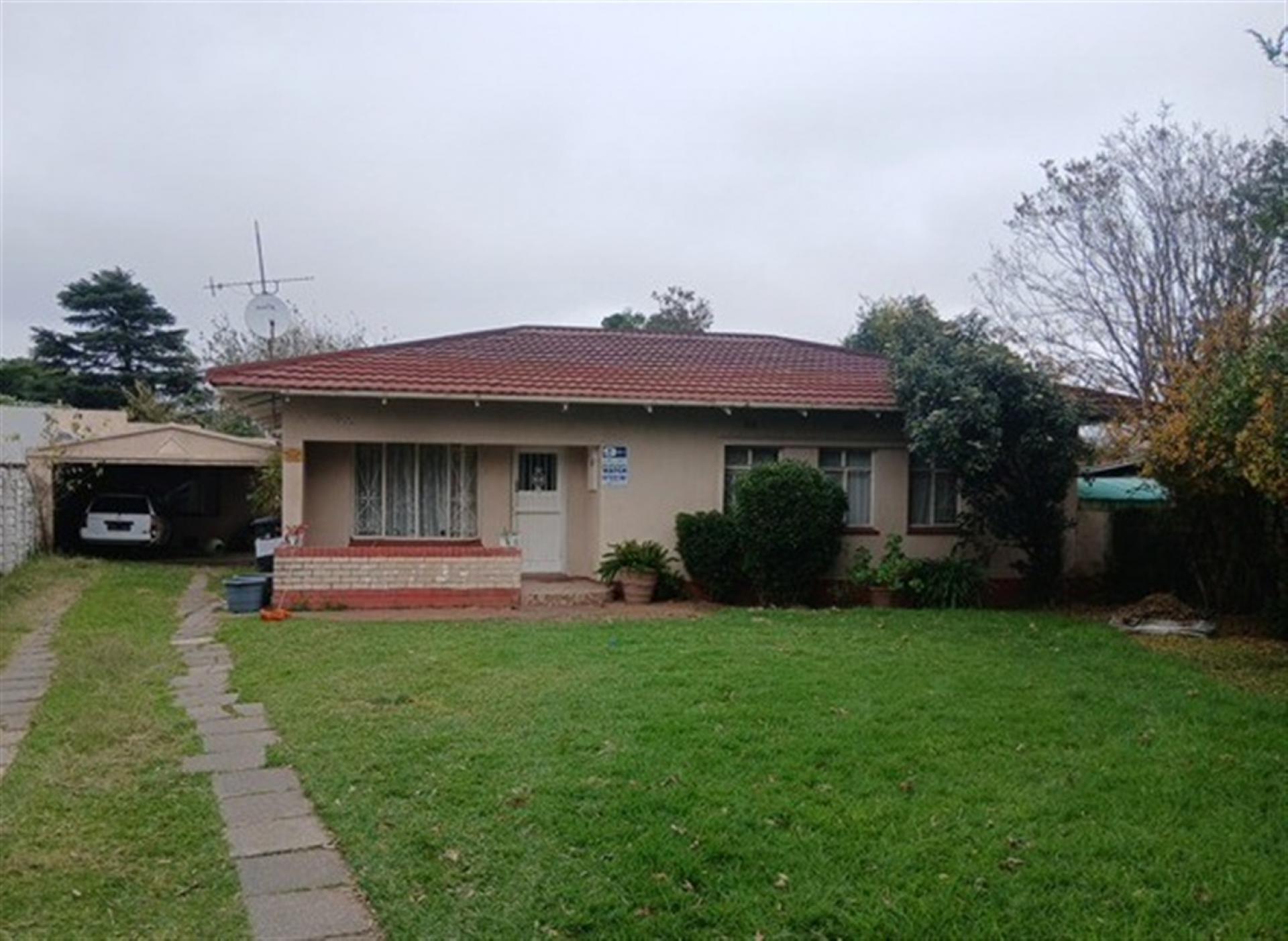 Front View of property in Crown Gardens