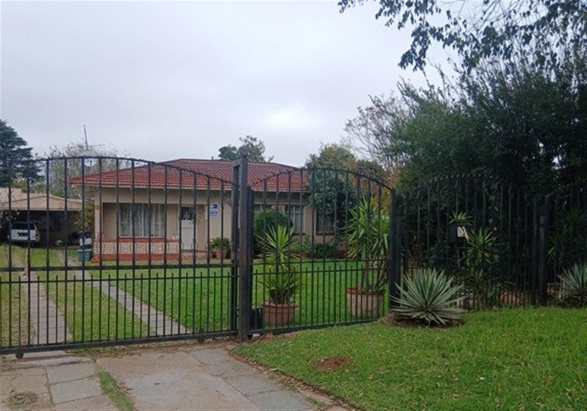 Front View of property in Crown Gardens