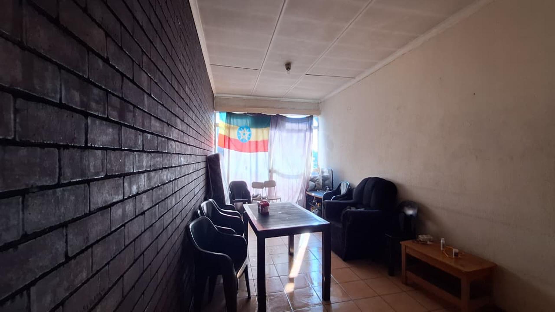 Lounges - 28 square meters of property in Germiston South