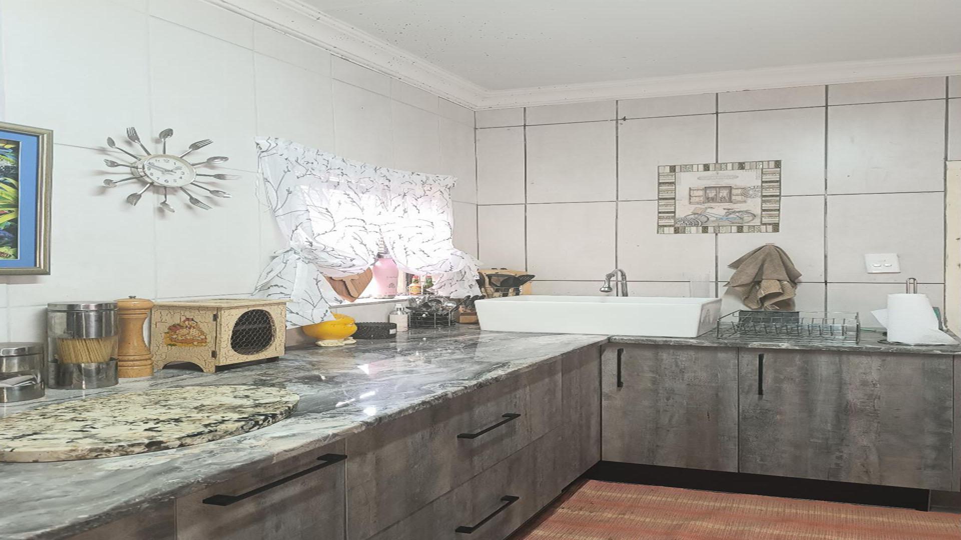 Kitchen of property in Wolmer