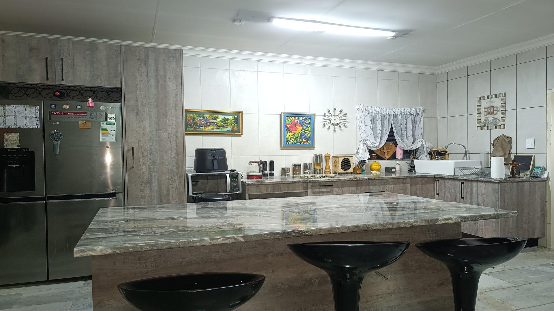 Kitchen of property in Wolmer