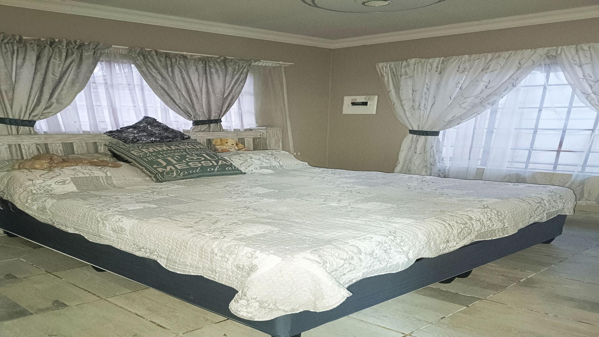 Bed Room 1 of property in Wolmer