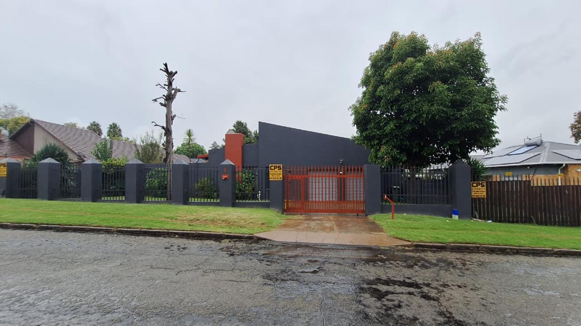 Front View of property in Raceview