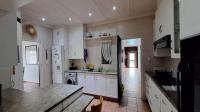 Kitchen - 16 square meters of property in Raceview