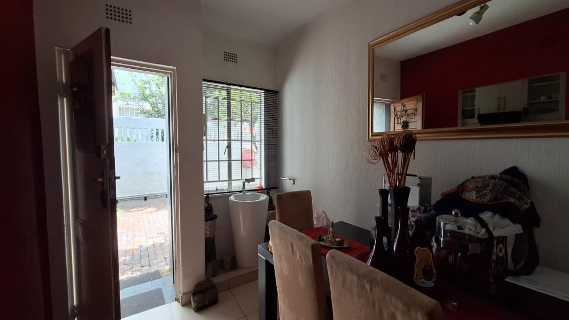 Dining Room - 10 square meters of property in Albertville
