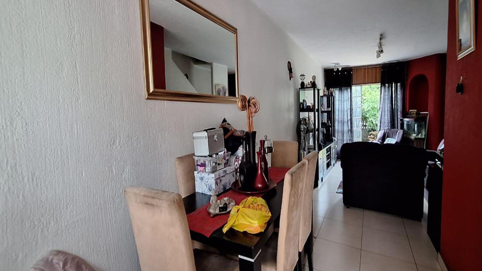 Dining Room - 10 square meters of property in Albertville