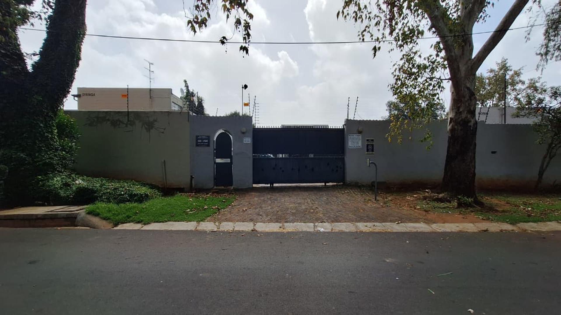 Front View of property in Albertville