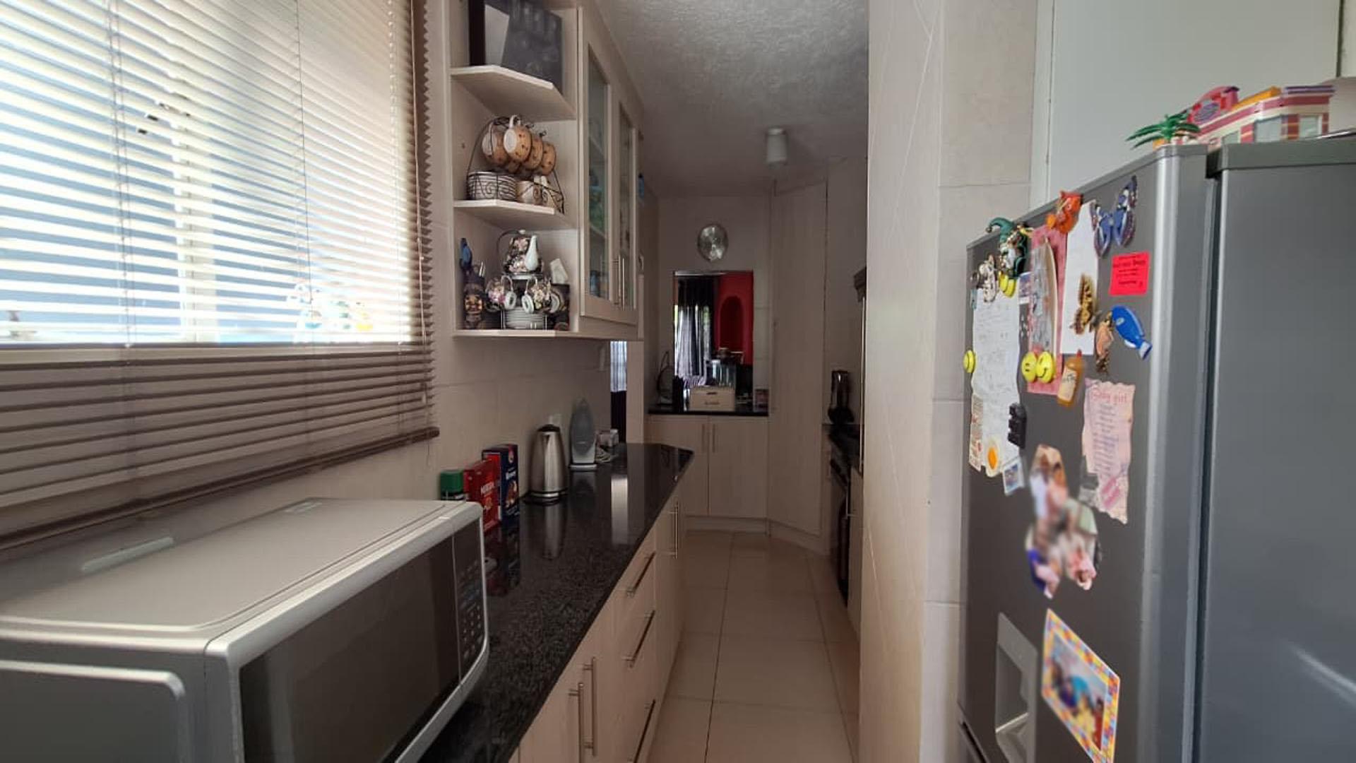 Kitchen - 18 square meters of property in Albertville