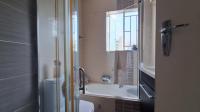 Bathroom 1 - 5 square meters of property in Albertville