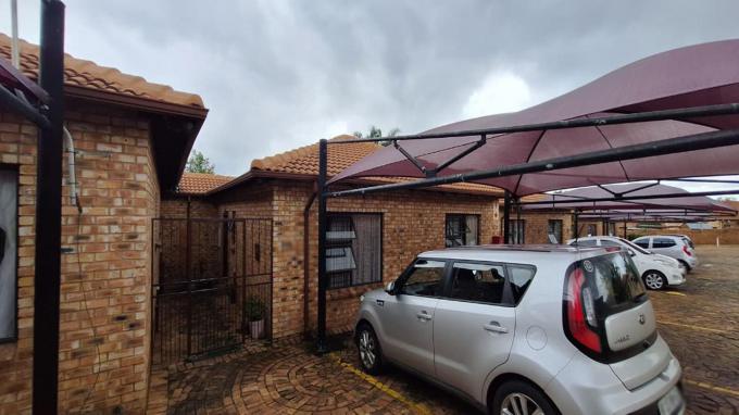 3 Bedroom Sectional Title for Sale For Sale in Bellairspark - Private Sale - MR707343