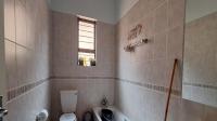 Bathroom 2 of property in Bellairspark