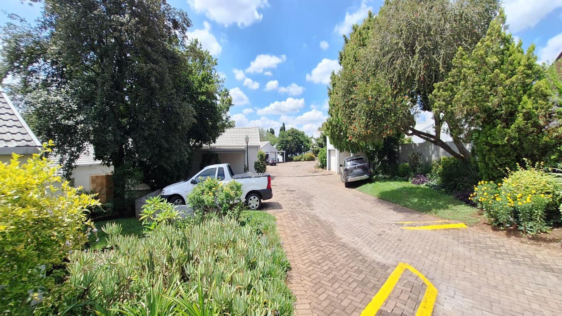 Front View of property in Lone Hill