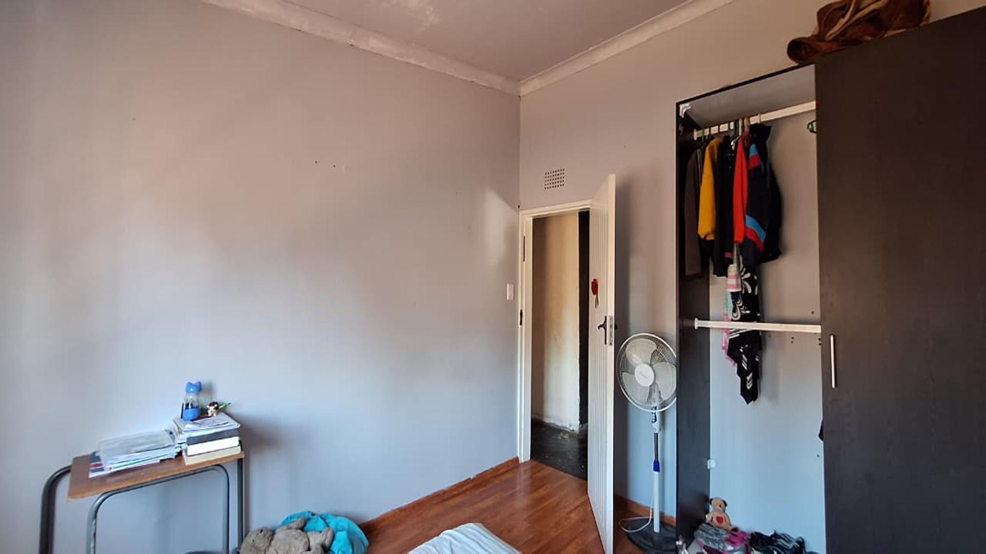 Bed Room 3 - 12 square meters of property in Rothdene