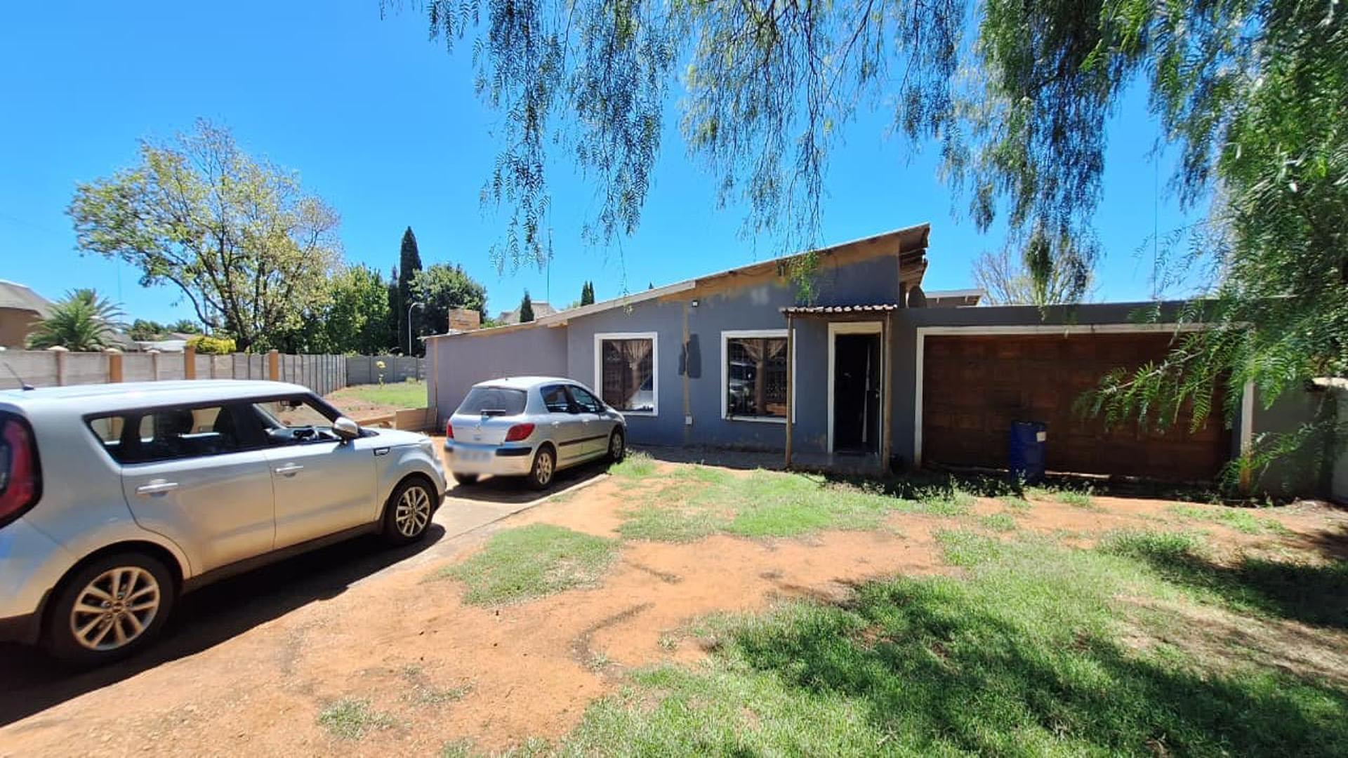 Front View of property in Rothdene