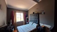Bed Room 1 - 16 square meters of property in Rothdene