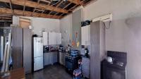 Kitchen - 34 square meters of property in Rothdene