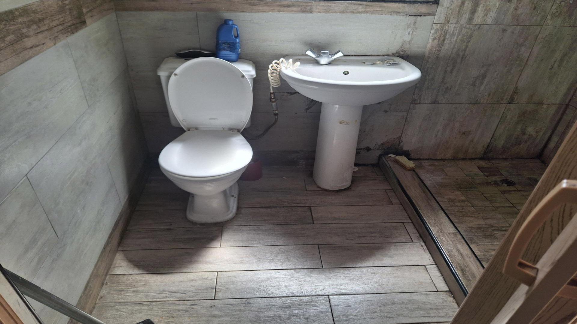 Bathroom 1 of property in Bassonia