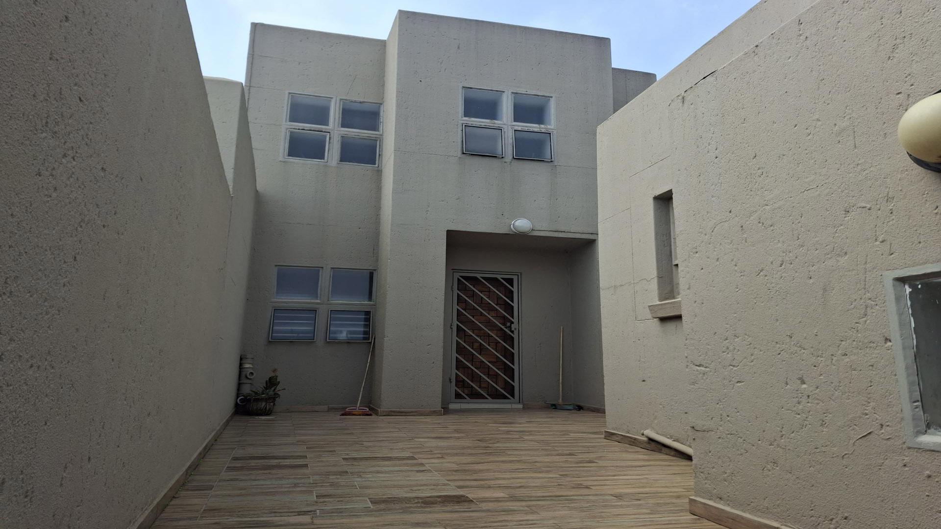 Front View of property in Bassonia