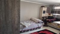 Bed Room 1 of property in Bassonia