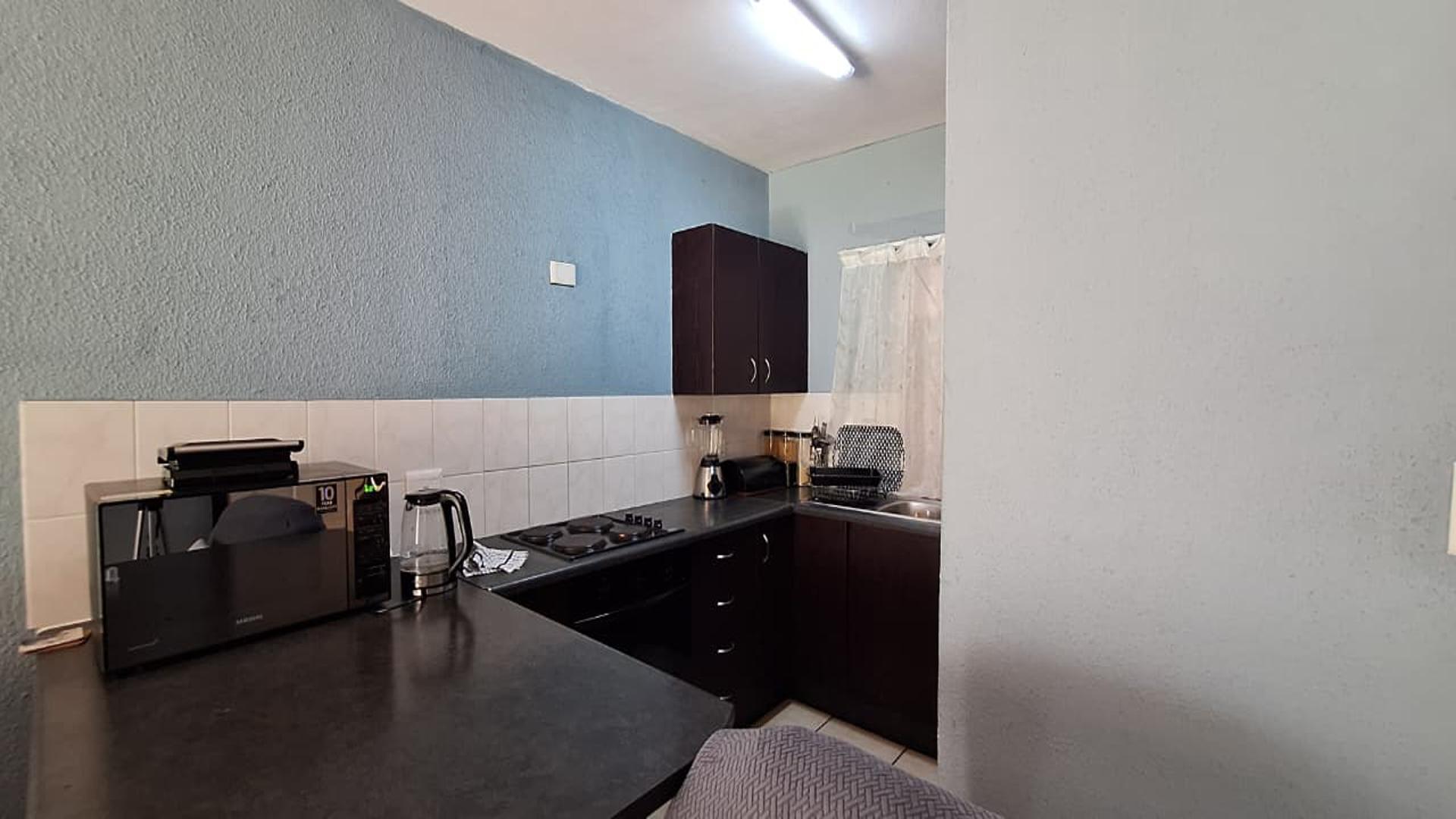 Kitchen - 8 square meters of property in Willowbrook