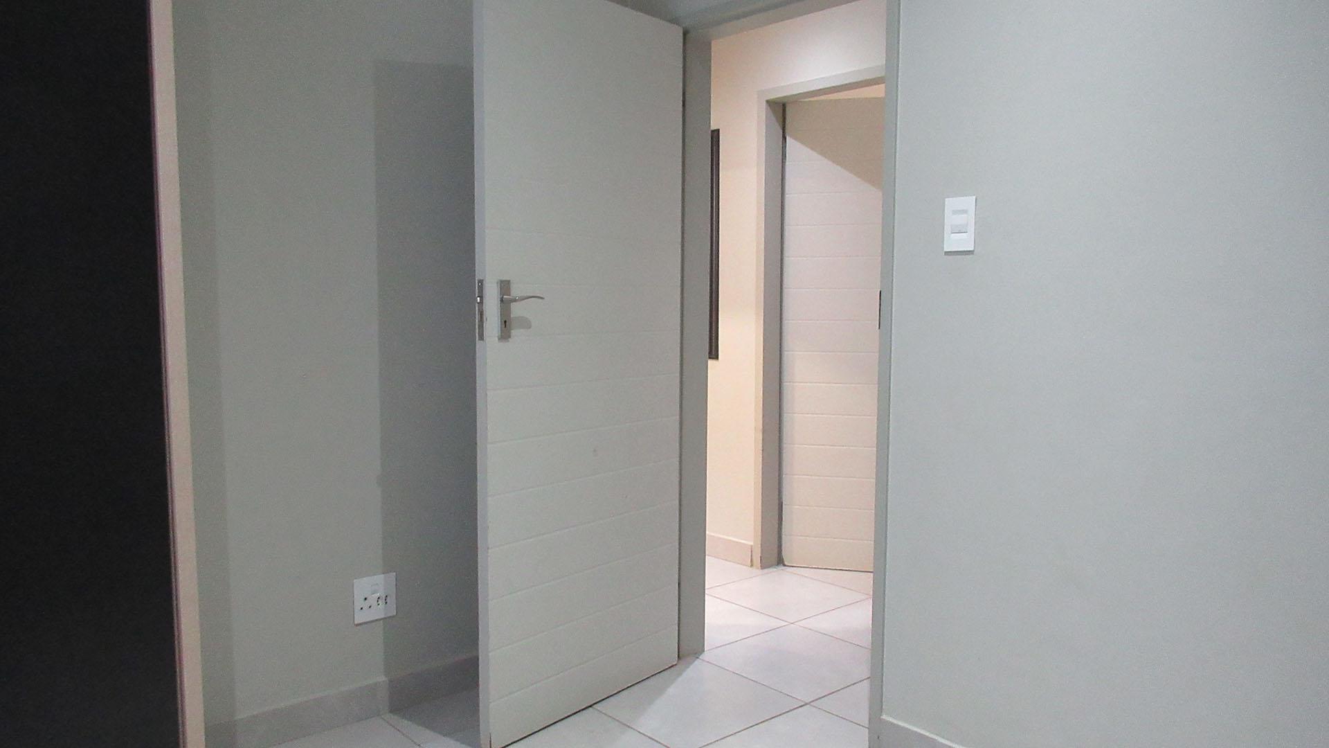 Bed Room 1 - 9 square meters of property in Cosmo City