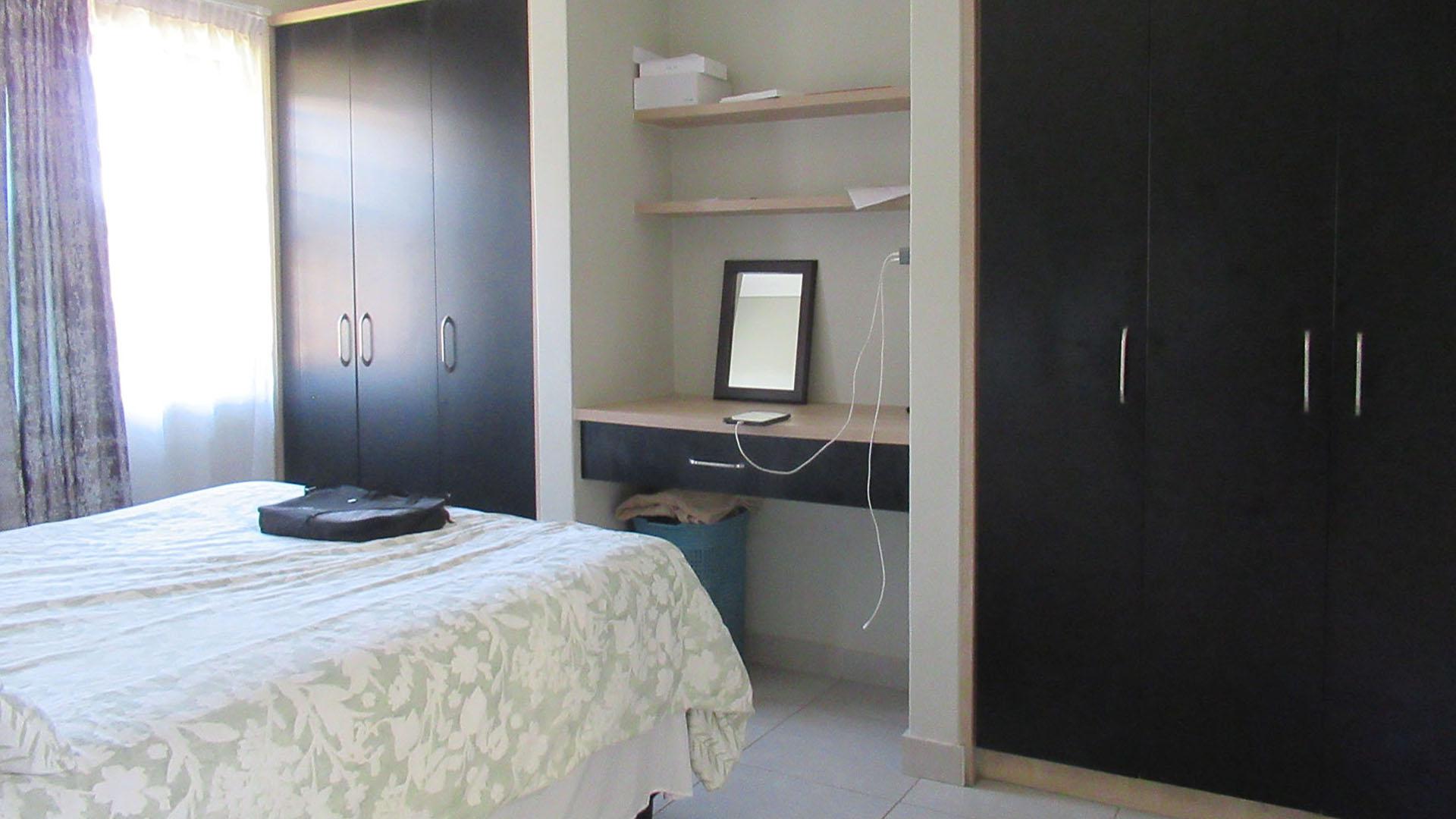 Main Bedroom - 16 square meters of property in Cosmo City